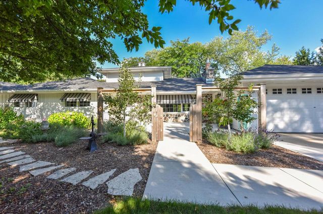 W176N8474 Sunset Ridge DRIVE, Menomonee Falls, WI 53051