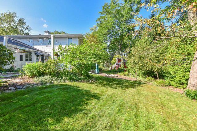 W176N8474 Sunset Ridge DRIVE, Menomonee Falls, WI 53051