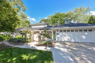 W176N8474 Sunset Ridge DRIVE, Menomonee Falls, WI 53051