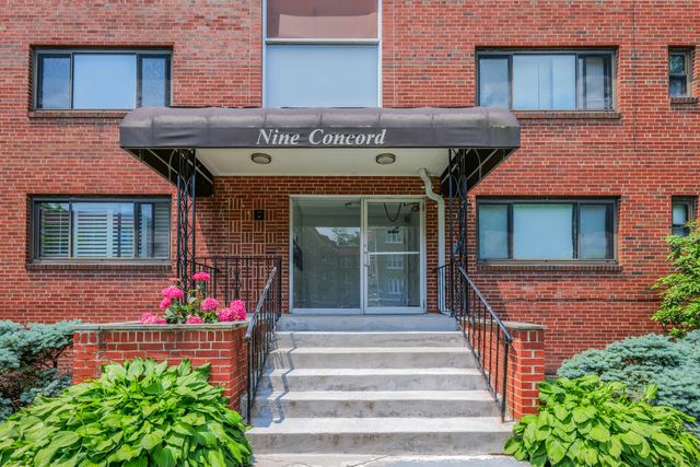 9 Concord Street APT B1, West Hartford, CT 06119