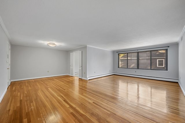 9 Concord Street APT B1, West Hartford, CT 06119