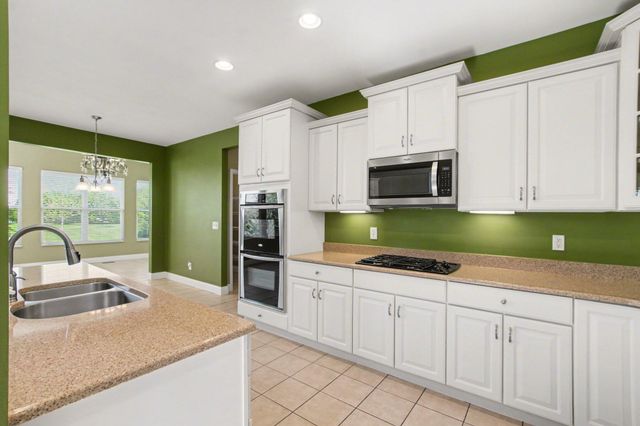 2641 Twin Hills Court, Union, KY 41091
