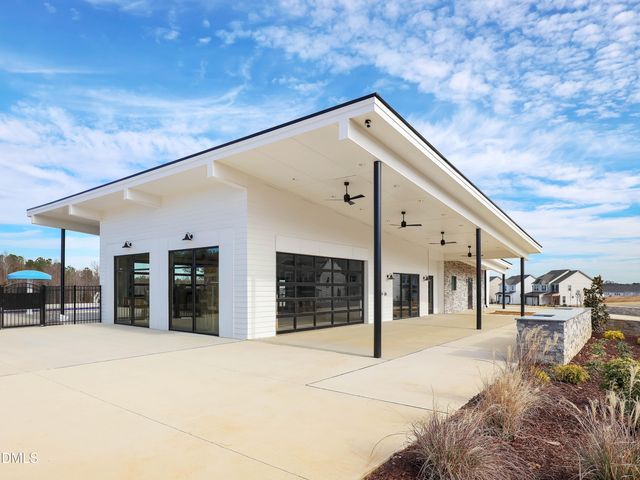 657 Sefton Park Drive, Zebulon, NC 27597