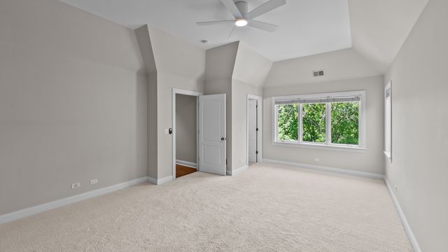 79 S Wynstone Drive, North Barrington, IL 60010