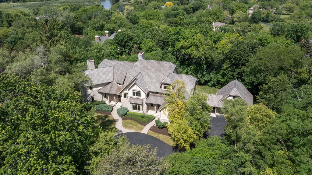 79 S Wynstone Drive, North Barrington, IL 60010