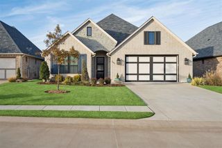 201 Pont De Normandie Court, Edmond, OK 73034