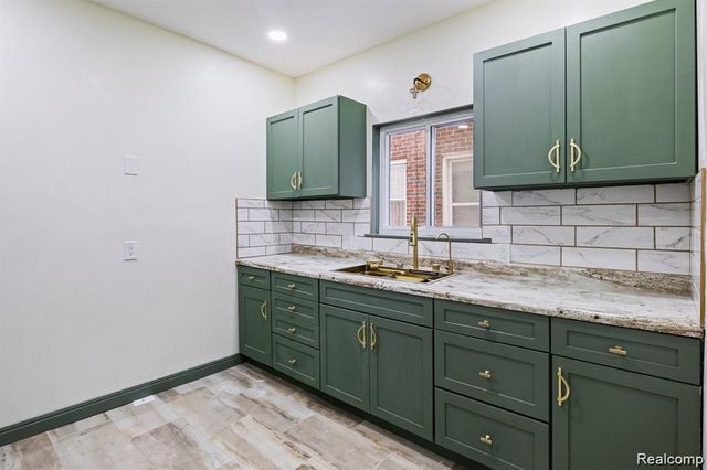 2681 Burlingame Street, Detroit, MI 48206