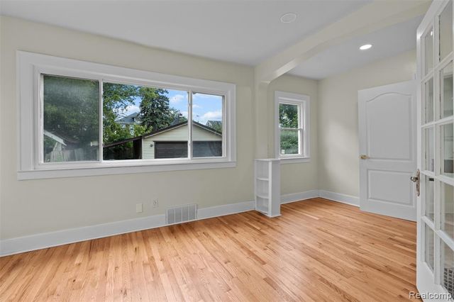 2681 Burlingame Street, Detroit, MI 48206