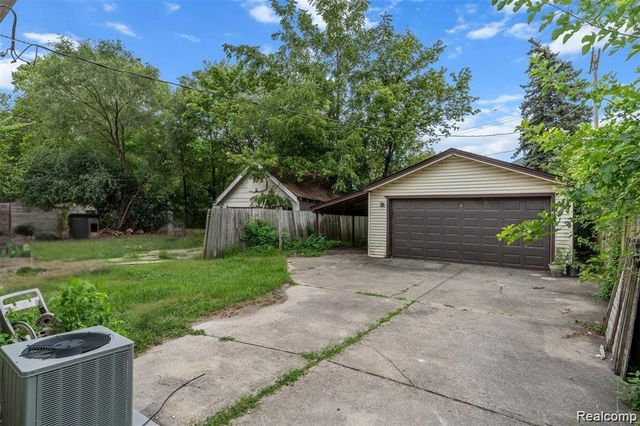 2681 Burlingame Street, Detroit, MI 48206