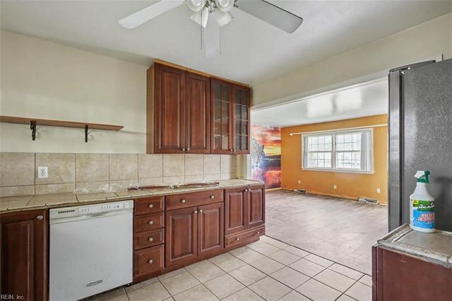 5102 Evelyn CT, Hampton, VA 23605