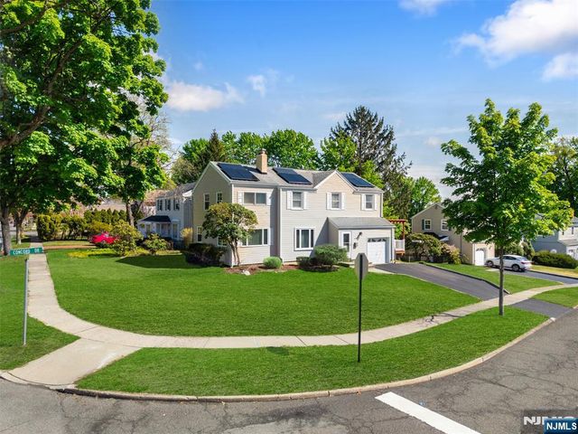 276 Concord Drive, River Edge, NJ 07661