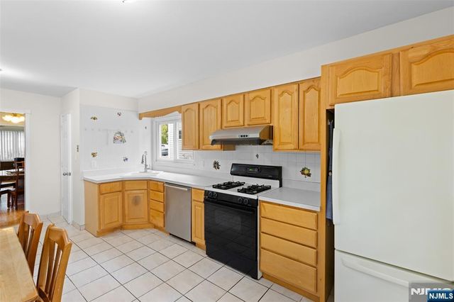 276 Concord Drive, River Edge, NJ 07661