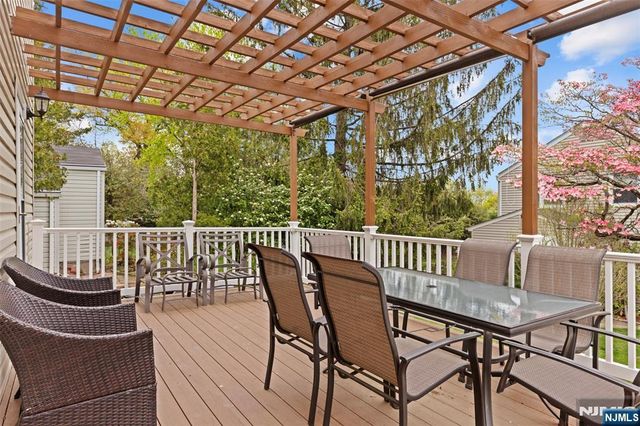 276 Concord Drive, River Edge, NJ 07661