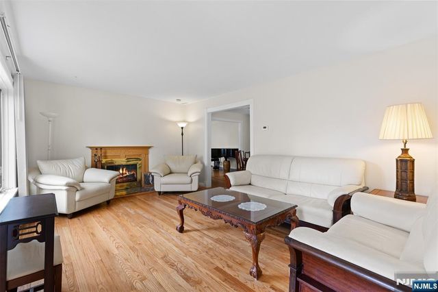 276 Concord Drive, River Edge, NJ 07661