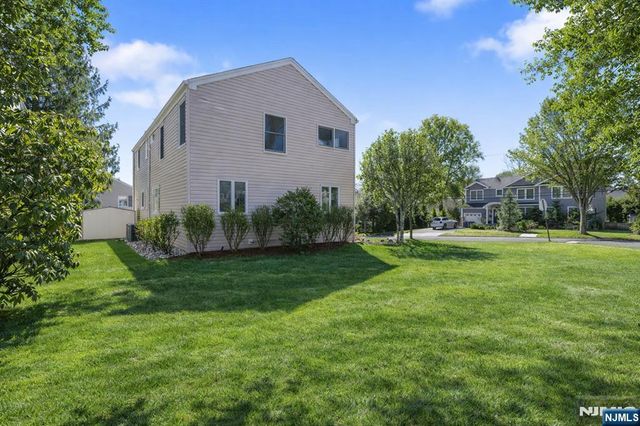 276 Concord Drive, River Edge, NJ 07661