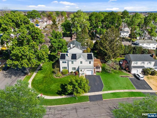 276 Concord Drive, River Edge, NJ 07661