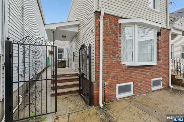 72 Houston Street, Newark, NJ 07105