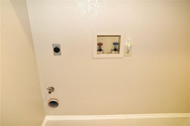 201 Norwood ST W, Georgetown, TX 78628