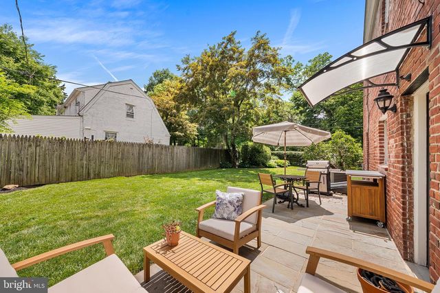 411 SUGARTOWN RD, Wayne, PA 19087