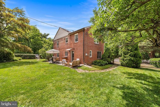411 SUGARTOWN RD, Wayne, PA 19087