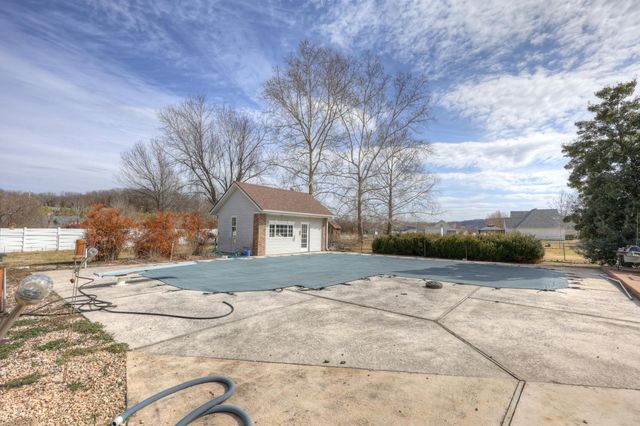 129 Riverview Drive, Anderson, MO 64831