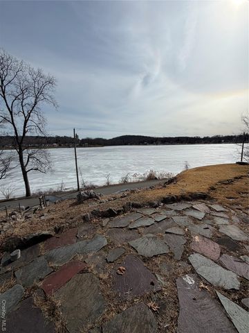 165 W Lakeshore Drive, Carmel, NY 10512