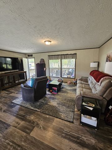 1824 Austin Rd, Lafayette, TN 37083