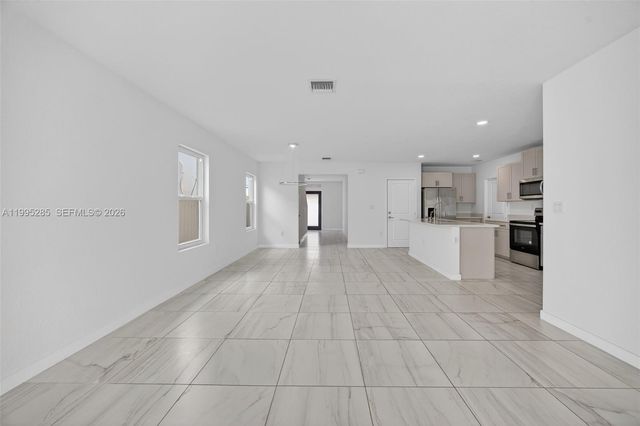 619 NE 5th St, Florida City, FL 33034