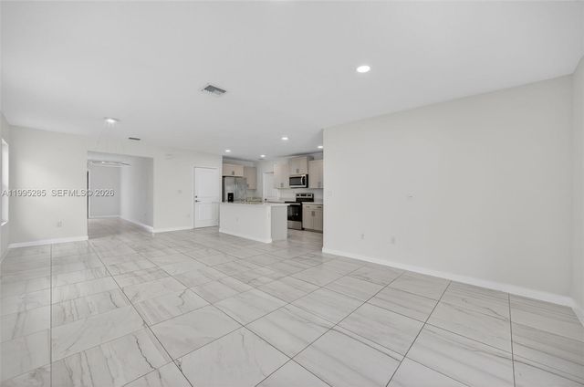 619 NE 5th St, Florida City, FL 33034