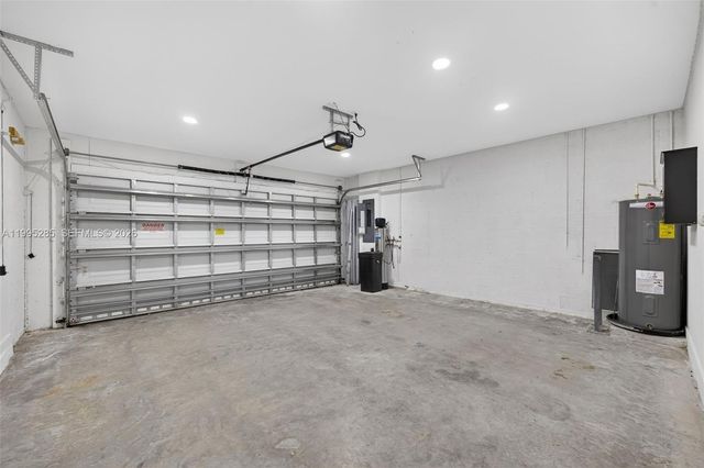 619 NE 5th St, Florida City, FL 33034