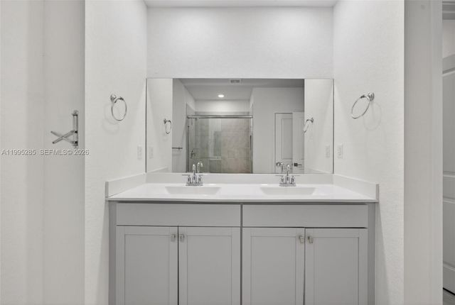 619 NE 5th St, Florida City, FL 33034