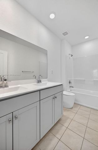 619 NE 5th St, Florida City, FL 33034