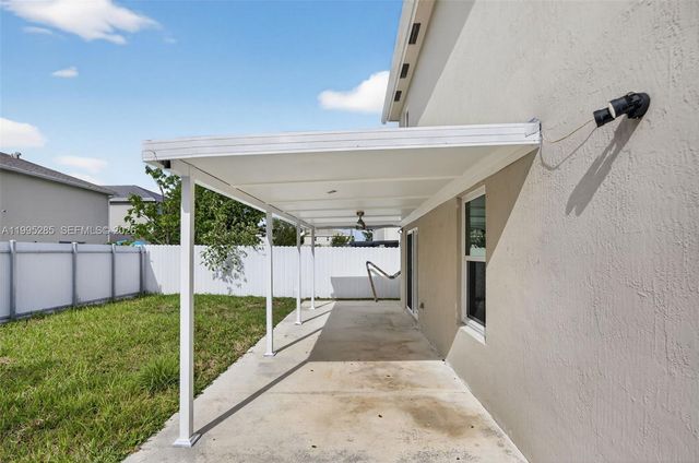 619 NE 5th St, Florida City, FL 33034