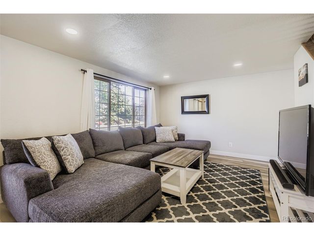 1927 Churchill Ct, Fort Collins, CO 80526