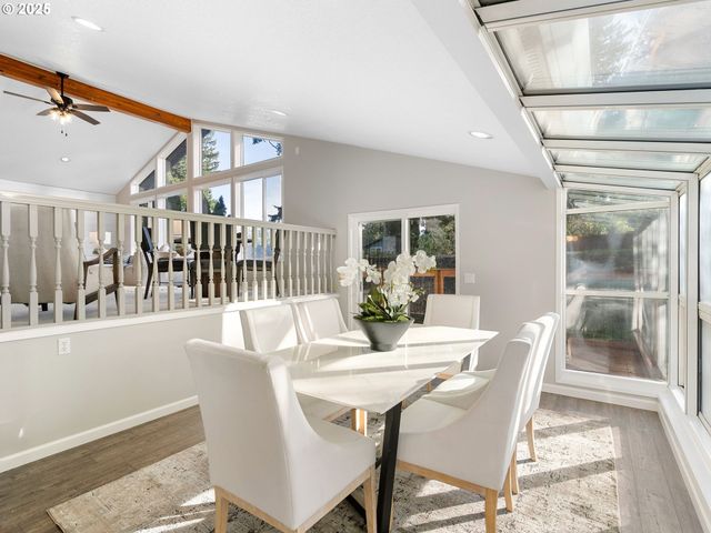 1010 MARYLHURST Dr, West Linn, OR 97068