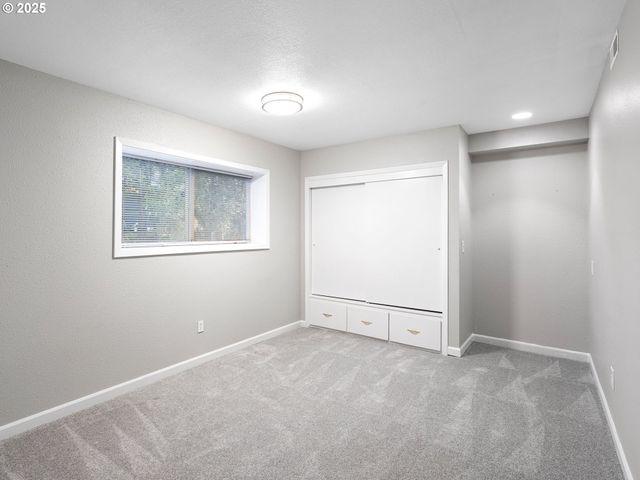 1010 MARYLHURST Dr, West Linn, OR 97068