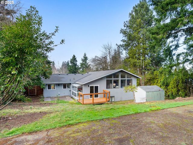 1010 MARYLHURST Dr, West Linn, OR 97068