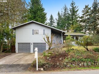 1010 MARYLHURST Dr, West Linn, OR 97068