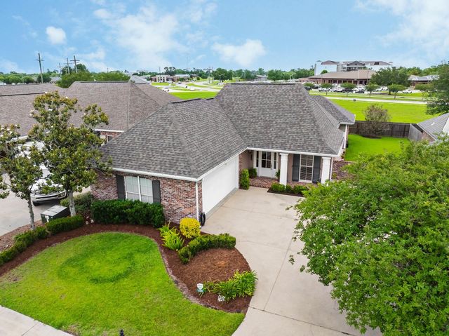 406 Sugar Mill Courtyard, Houma, LA 70360