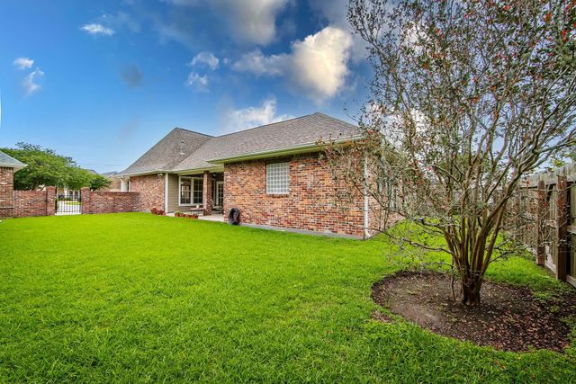 406 Sugar Mill Courtyard, Houma, LA 70360