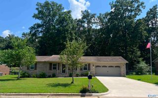 110 Laurel Oak Road, Huntsville, AL 35811