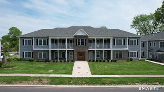 10 Berkshire Road 112, West Hartford, CT 06110