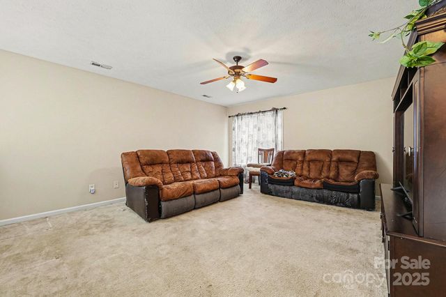 831 Raspberry Road, Stedman, NC 28391