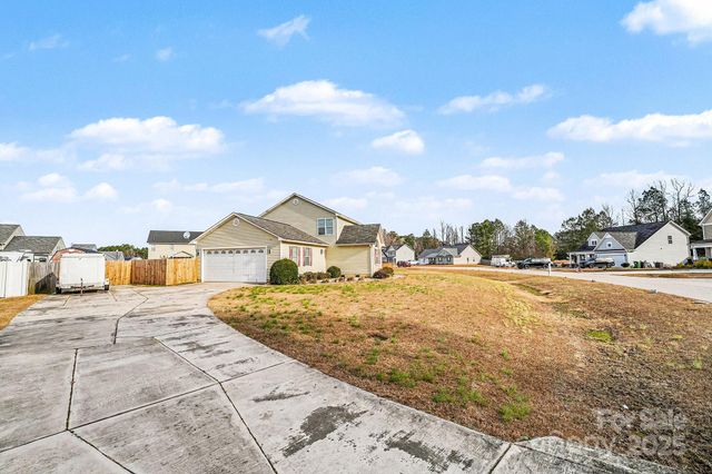 831 Raspberry Road, Stedman, NC 28391