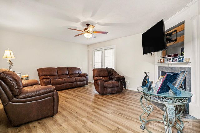 831 Raspberry Road, Stedman, NC 28391