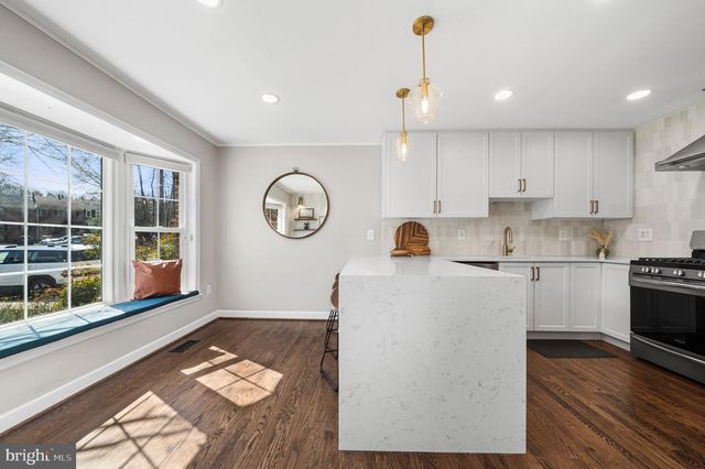 4819 CARRIAGEPARK RD, Fairfax, VA 22032