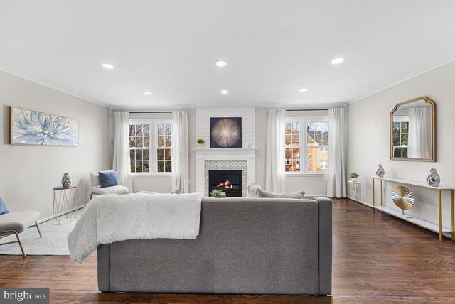 4819 CARRIAGEPARK RD, Fairfax, VA 22032