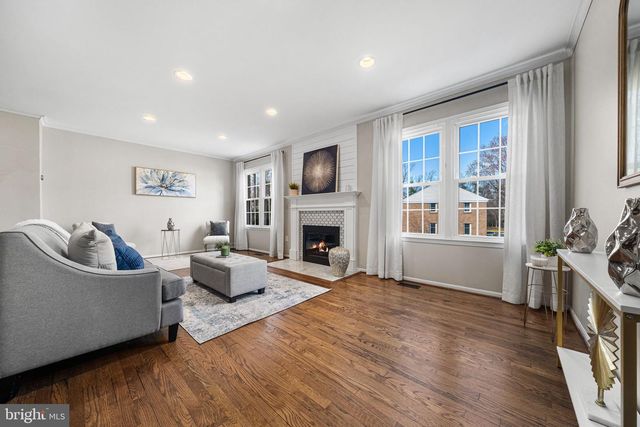 4819 CARRIAGEPARK RD, Fairfax, VA 22032