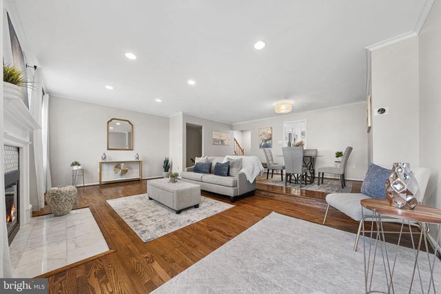 4819 CARRIAGEPARK RD, Fairfax, VA 22032