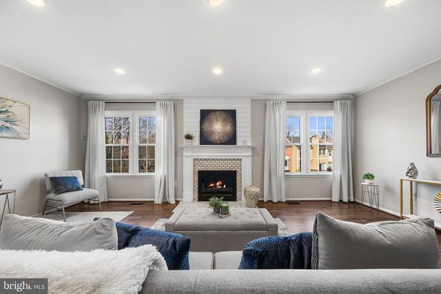 4819 CARRIAGEPARK RD, Fairfax, VA 22032